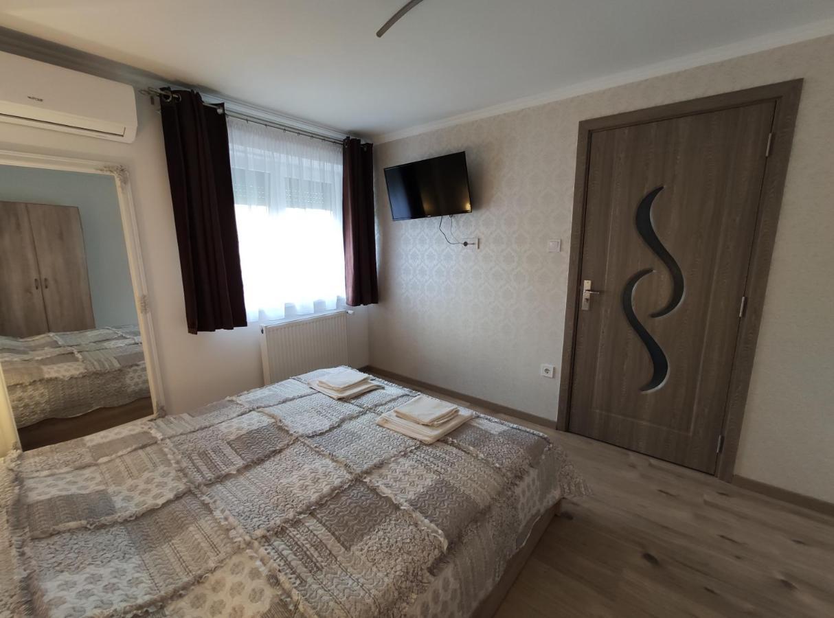 Royal De Lux Apartment Hajduszoboszlo Luaran gambar
